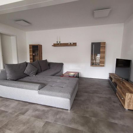 Moderne Wohnung mit Terrasse und eigenem Zugang. Remscheid Exterior foto