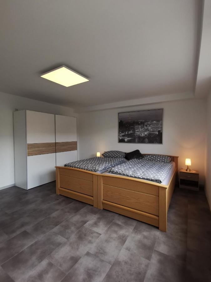 Moderne Wohnung mit Terrasse und eigenem Zugang. Remscheid Exterior foto