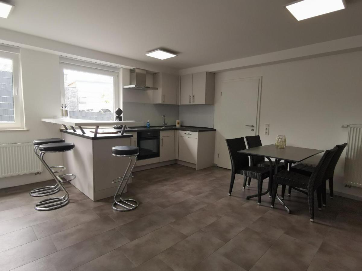 Moderne Wohnung mit Terrasse und eigenem Zugang. Remscheid Exterior foto